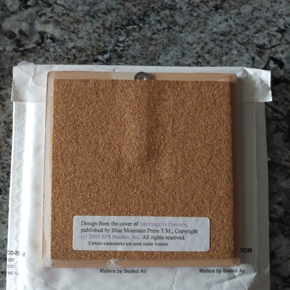 NEW CERAMIC TRIVET WITH COUPLE WALKING HAND-IN-HAND BENEATH THE MOON AND STARS - Picture 4 of 5